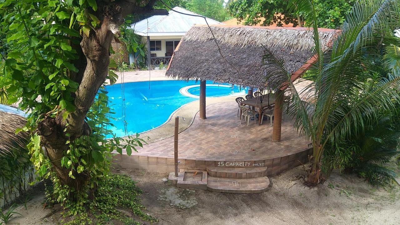 The Shark'S Tail Dive Center Hotell Daanbantayan Eksteriør bilde