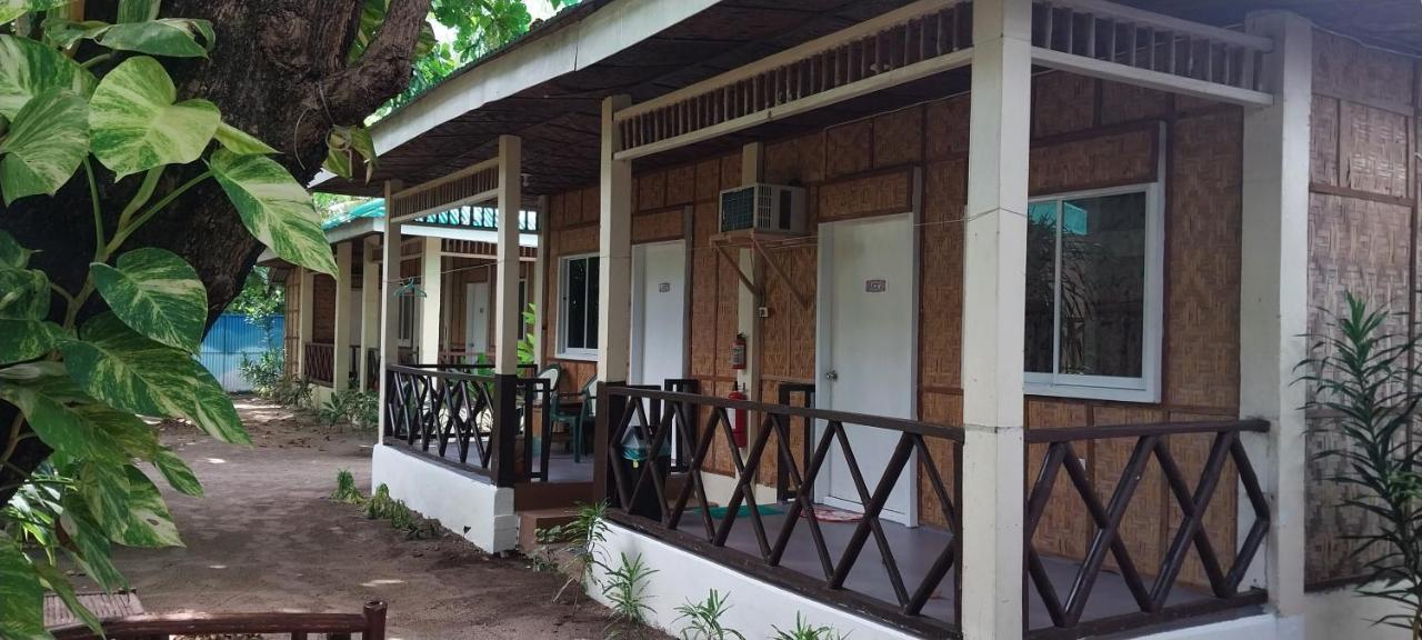 The Shark'S Tail Dive Center Hotell Daanbantayan Eksteriør bilde