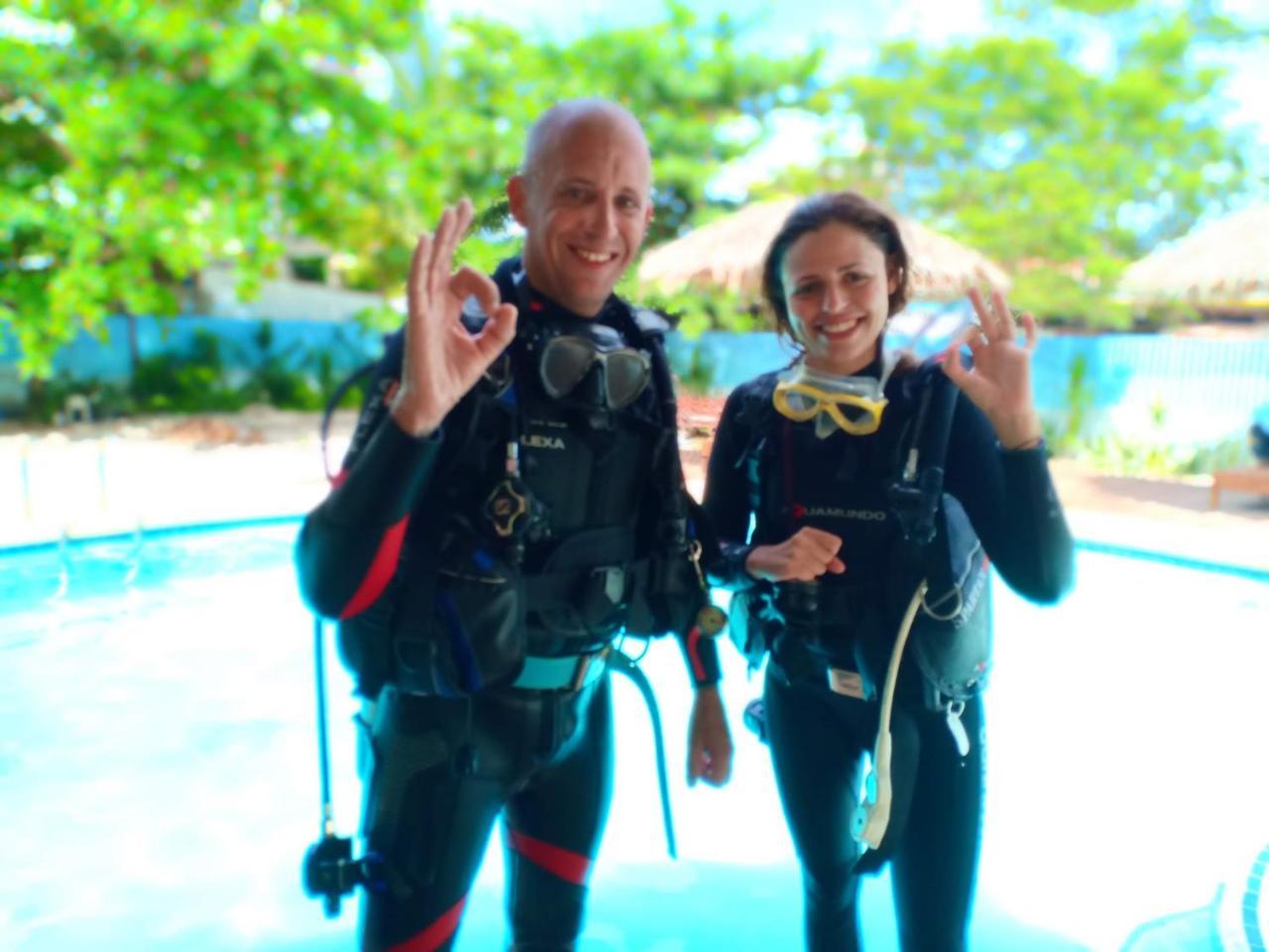 The Shark'S Tail Dive Center Hotell Daanbantayan Eksteriør bilde