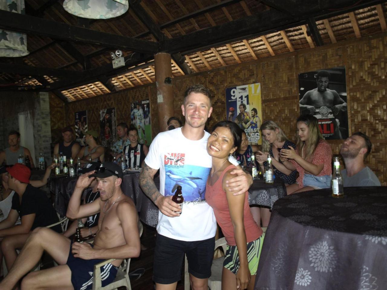 The Shark'S Tail Dive Center Hotell Daanbantayan Eksteriør bilde